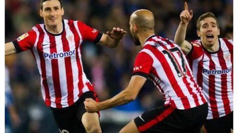 荷甲榜首大战半场三球，埃因霍温3-0费耶诺德17分领跑