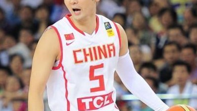 四川CBA球员工资真相：从新秀15万到欠薪9个月，揭底冠军球队的薪资崩塌