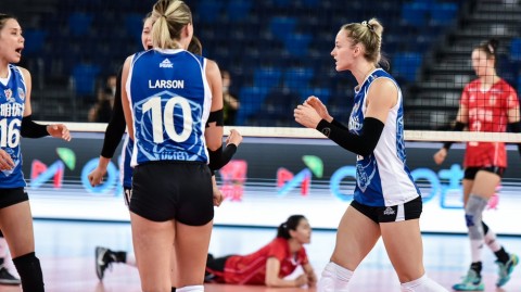 上海女排苦战五局险胜江苏，赢下排超强强对话