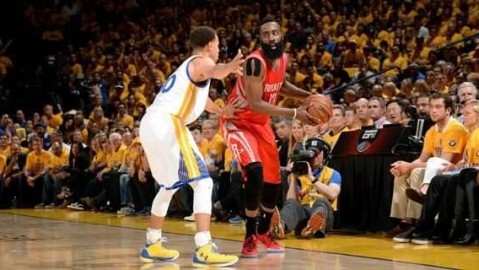 勇士主场大胜火箭4-1挺进总决赛！库里26+8+6率队晋级