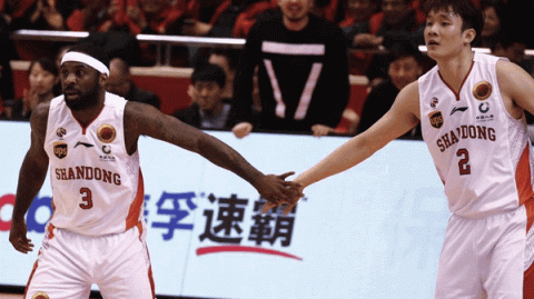 青岛100-97险胜山西！韦瑟斯庞35+6+6掀翻山西终结三连败