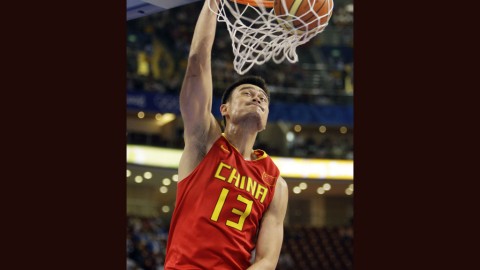 姚明30分7板率中国男篮85-68胜安哥拉取奥运首胜