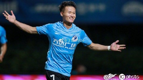 在伯纳乌一战成名：劳尔·阿尔文托萨的足球坚守之旅