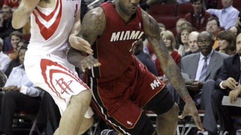 姚明六犯离场火箭六连败，新帅阿德尔曼体系水土不服